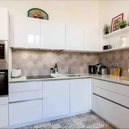 Nice-flat-nice *